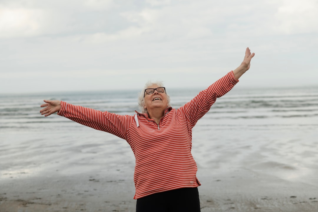 estiramientos matutinos para adultos mayores - Estiramientos Matutinos para Adultos Mayores: Recupera la Agilidad y Dile Adiós a la Rigidez en Cama en Solo 10 Minutos