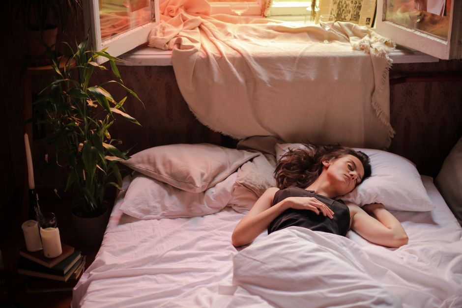 Smart Sleep: 5 Surprising Ways Tech Gadgets Boost Senior REM Sleep - Reclaim Deep Sleep: 5 Surprising Ways Tech Gadgets Boost Senior REM Sleep