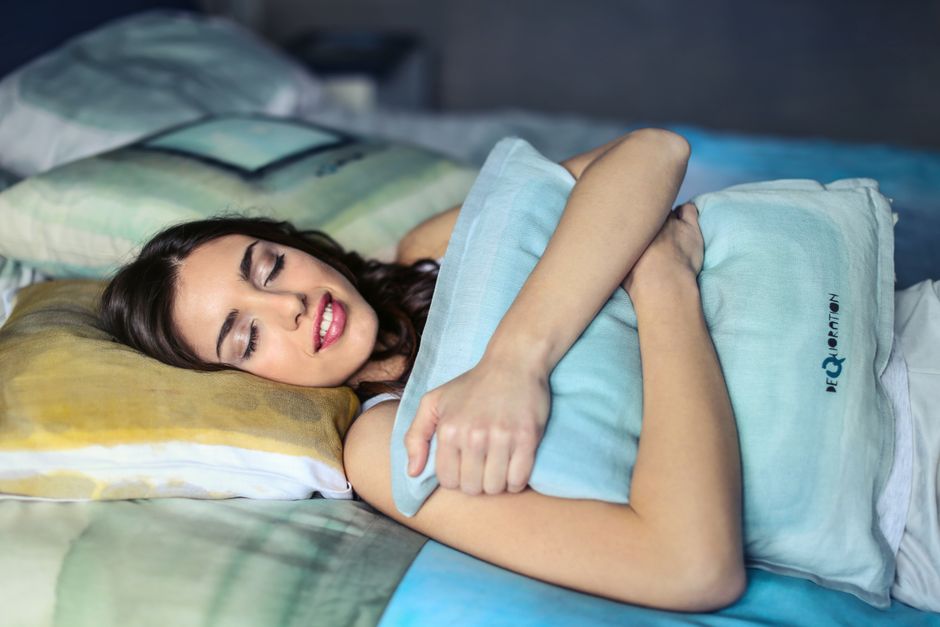 Smart Sleep: 5 Surprising Ways Tech Gadgets Boost Senior REM Sleep - Reclaim Deep Sleep: 5 Surprising Ways Tech Gadgets Boost Senior REM Sleep