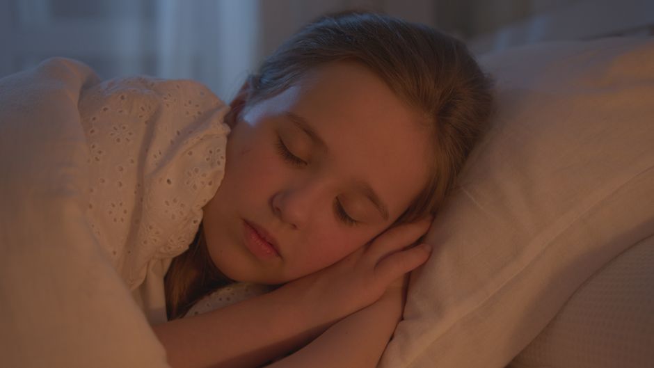 Smart Sleep: 5 Surprising Ways Tech Gadgets Boost Senior REM Sleep - Reclaim Deep Sleep: 5 Surprising Ways Tech Gadgets Boost Senior REM Sleep
