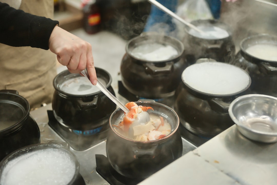 여름철 식중독 예방, 시니어가 음식 탈을 막는 5가지 방법